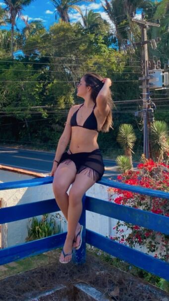 Karla Hellen Nahé Úniky OnlyFans Fotka 2