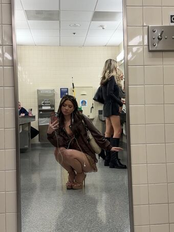 Kathryn Melvin Nahé Úniky OnlyFans Fotka 100