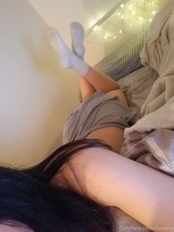 kvvvthy Nahé Úniky OnlyFans Fotka 9