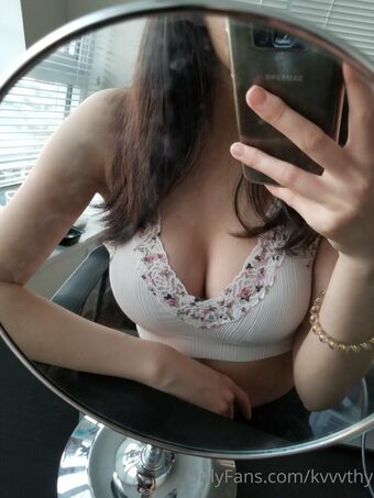 kvvvthy Nahé Úniky OnlyFans Fotka 18
