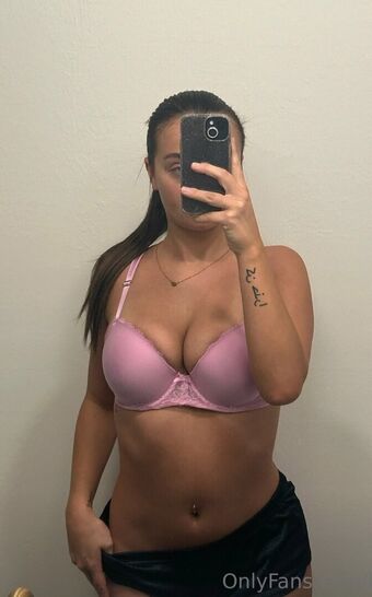 Laina Bell Nahé Úniky OnlyFans Fotka 24