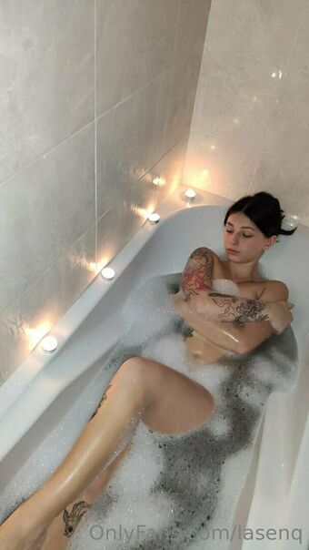 lasenq Nahé Úniky OnlyFans Fotka 11