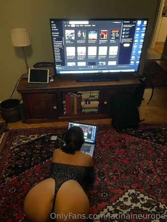 latinaineurope Nahé Úniky OnlyFans Fotka 1