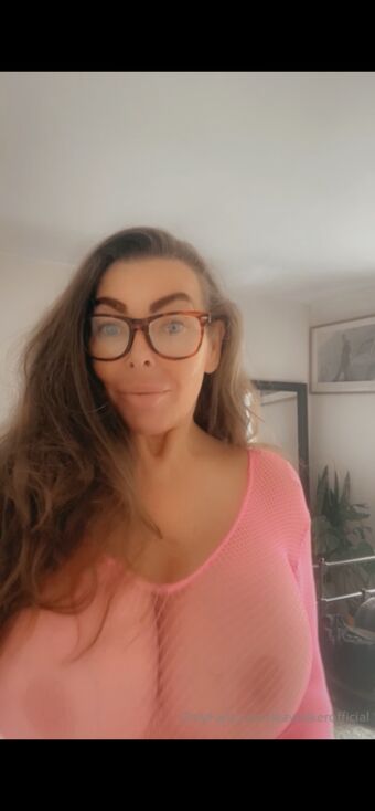 Lea Walker Nahé Úniky OnlyFans Fotka 13