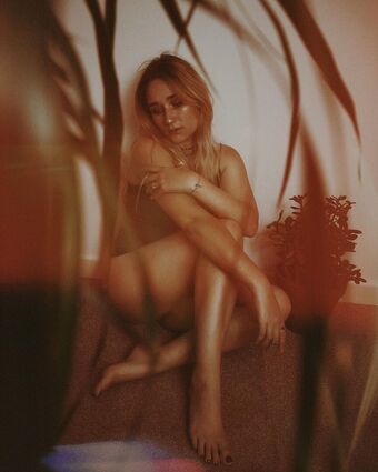 Leafys.Visuals Nahé Úniky OnlyFans Fotka 3