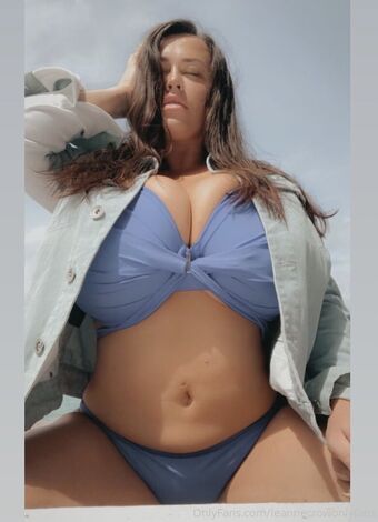 leannecrowonlyfans