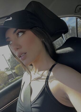 leatea Nahé Úniky OnlyFans Fotka 22