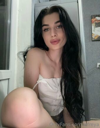 lefreya Nahé Úniky OnlyFans Fotka 7