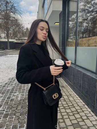 leila_mur