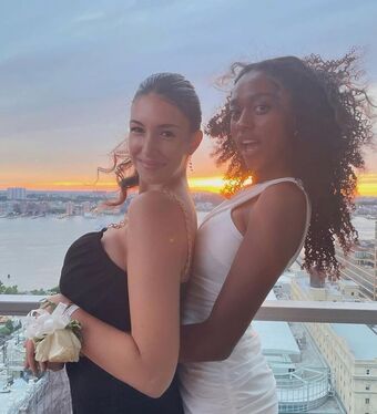 Leilani Azalea Nahé Úniky OnlyFans Fotka 36