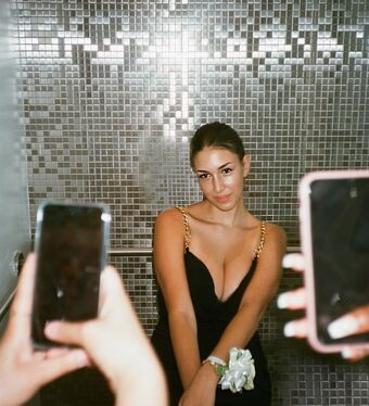 Leilani Azalea Nahé Úniky OnlyFans Fotka 37