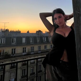 Leilani Azalea Nahé Úniky OnlyFans Fotka 39