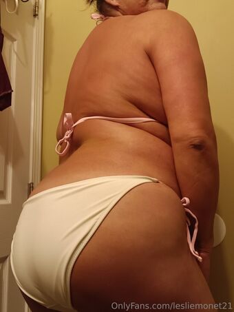 lesliemonet21 Nahé Úniky OnlyFans Fotka 27