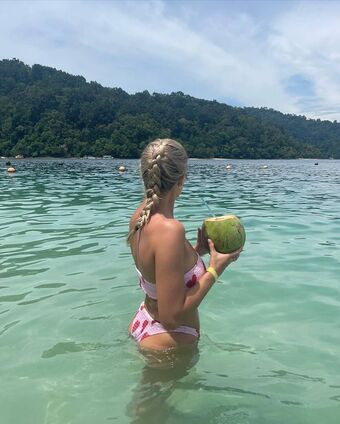 Lilly Walker Nahé Úniky OnlyFans Fotka 10
