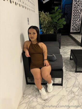 lillymidget Nahé Úniky OnlyFans Fotka 9