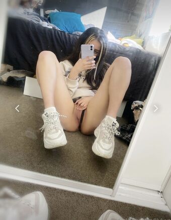 LilyLuvsOf Nahé Úniky OnlyFans Fotka 2