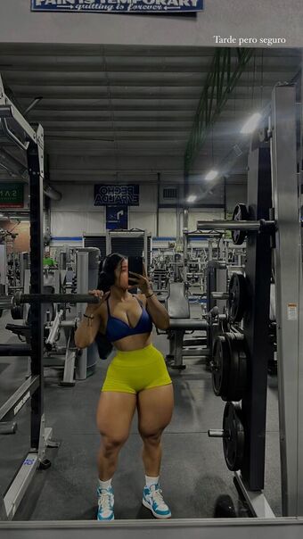 Linnnna Linnnna Nahé Úniky OnlyFans Fotka 1