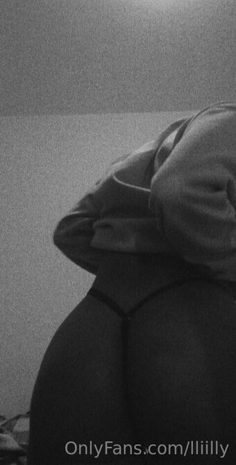 lliilly Nahé Úniky OnlyFans Fotka 5
