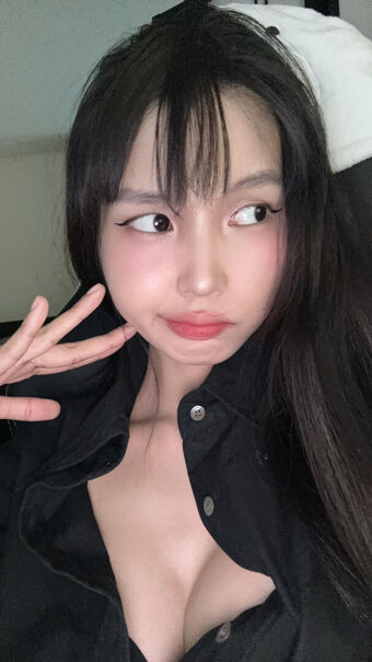 Llthvalo Nahé Úniky OnlyFans Fotka 7