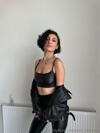 Lora Nahé Úniky OnlyFans Fotka 18