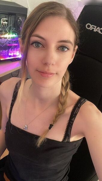Lory Nahé Úniky OnlyFans Fotka 13