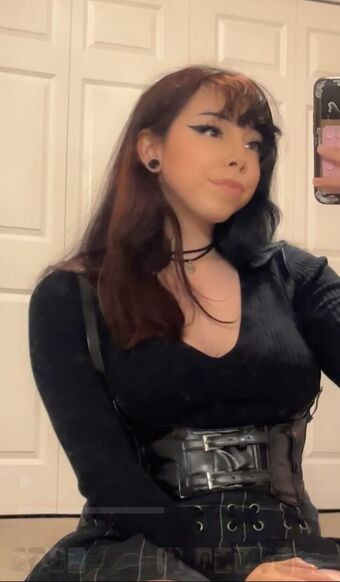 Luusilly Nahé Úniky OnlyFans Fotka 15
