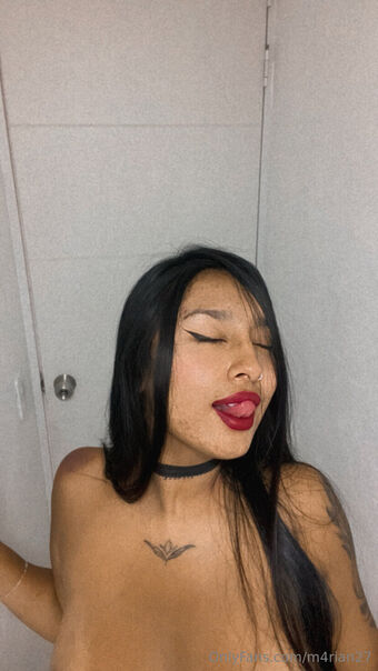 M4rian27 Nahé Úniky OnlyFans Fotka 28