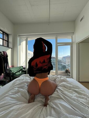 maddech Nahé Úniky OnlyFans Fotka 16