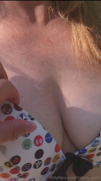 mature_aunt