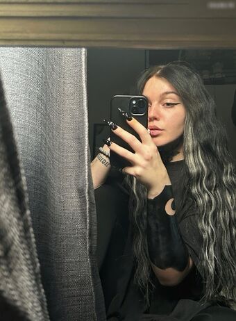 Medusha Nahé Úniky OnlyFans Fotka 1