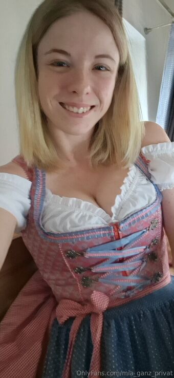 mia_ganz_privat Nahé Úniky OnlyFans Fotka 25