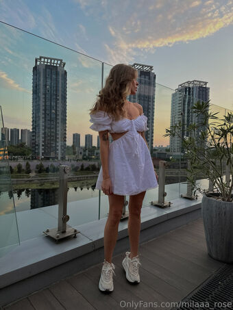 milaaa_rose