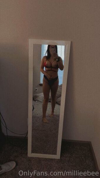 millieebee Nahé Úniky OnlyFans Fotka 5