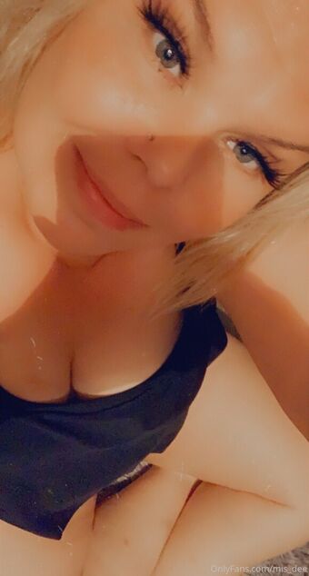 mis_dee Nahé Úniky OnlyFans Fotka 4