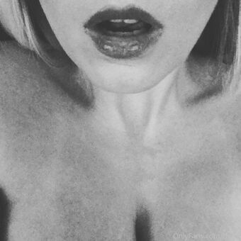 miss- Nahé Úniky OnlyFans Fotka 5