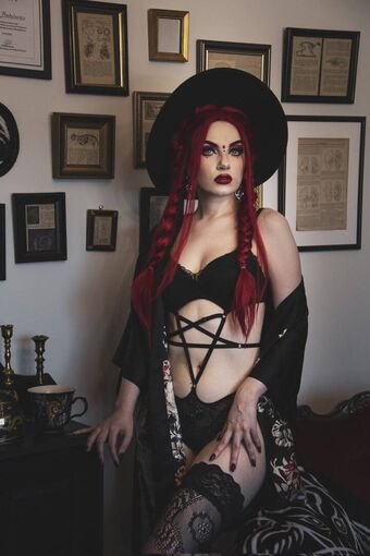 Monsa Isa Nahé Úniky OnlyFans Fotka 3