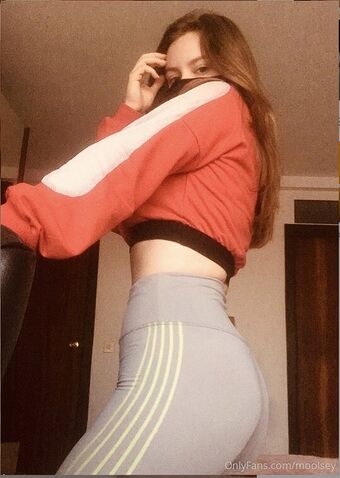 moolsey Nahé Úniky OnlyFans Fotka 16