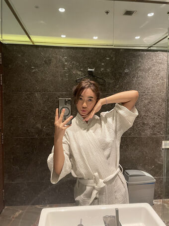 Moon Blitz Asmr Nahé Úniky OnlyFans Fotka 35