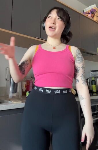 Mxmtoon Nahé Úniky OnlyFans Fotka 19