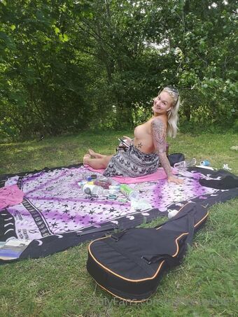 nastysweden Nahé Úniky OnlyFans Fotka 13