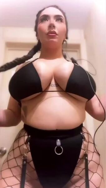 Nicky Nicole Nahé Úniky OnlyFans Fotka 10