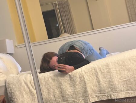 nicolesv21 Nahé Úniky OnlyFans Fotka 22