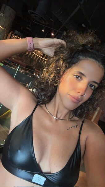 Oshi.az Nahé Úniky OnlyFans Fotka 2