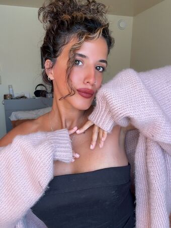 Oshi.az Nahé Úniky OnlyFans Fotka 7