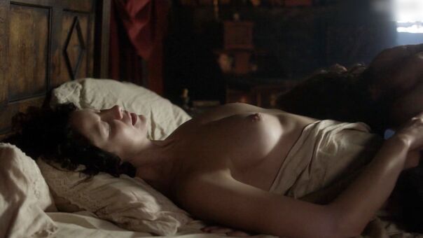 Outlander Nahé Úniky OnlyFans Fotka 6