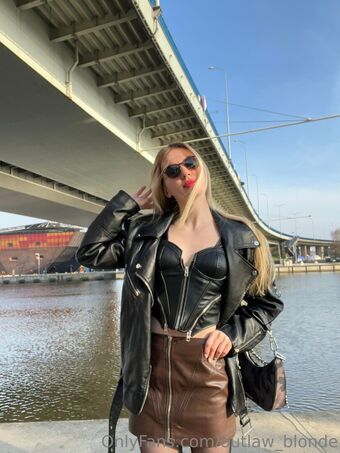 outlaw_blonde