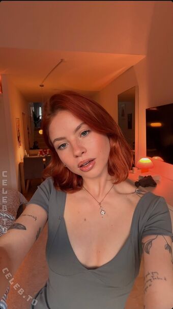 ph1line Nahé Úniky OnlyFans Fotka 5