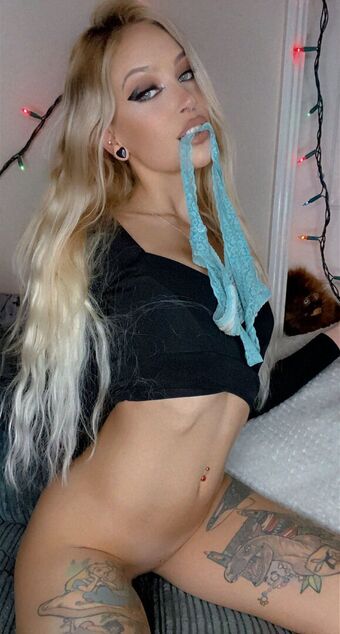 Phirose Nahé Úniky OnlyFans Fotka 11