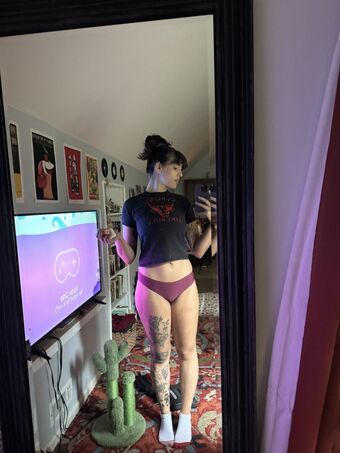 Pixiexsnow Nahé Úniky OnlyFans Fotka 100