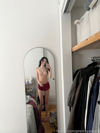 prettyyangell Nahé Úniky OnlyFans Fotka 32